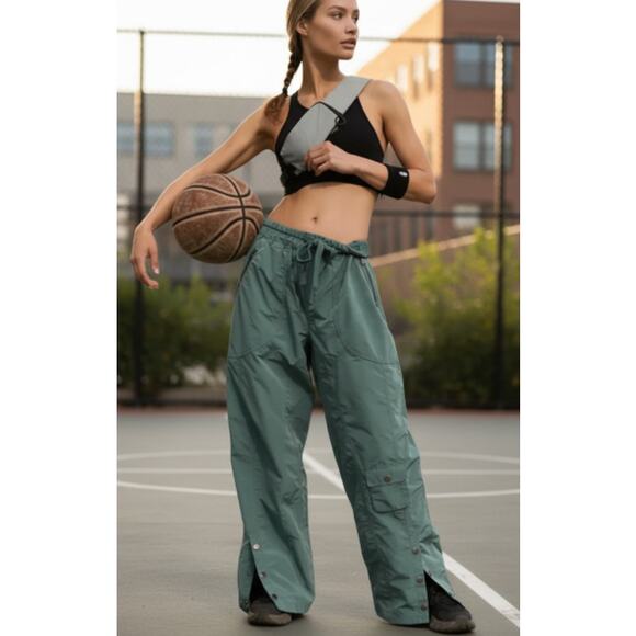 Free People Movement Green Stadium Pants size Medium - Picture 12 of 12